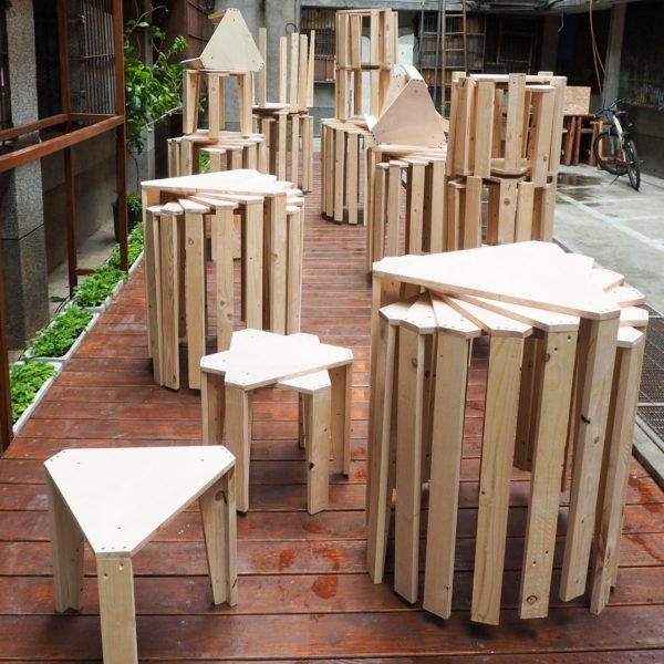 LINE_ALBUM_物品_240710_10 三角桌套組{租借}{單日}